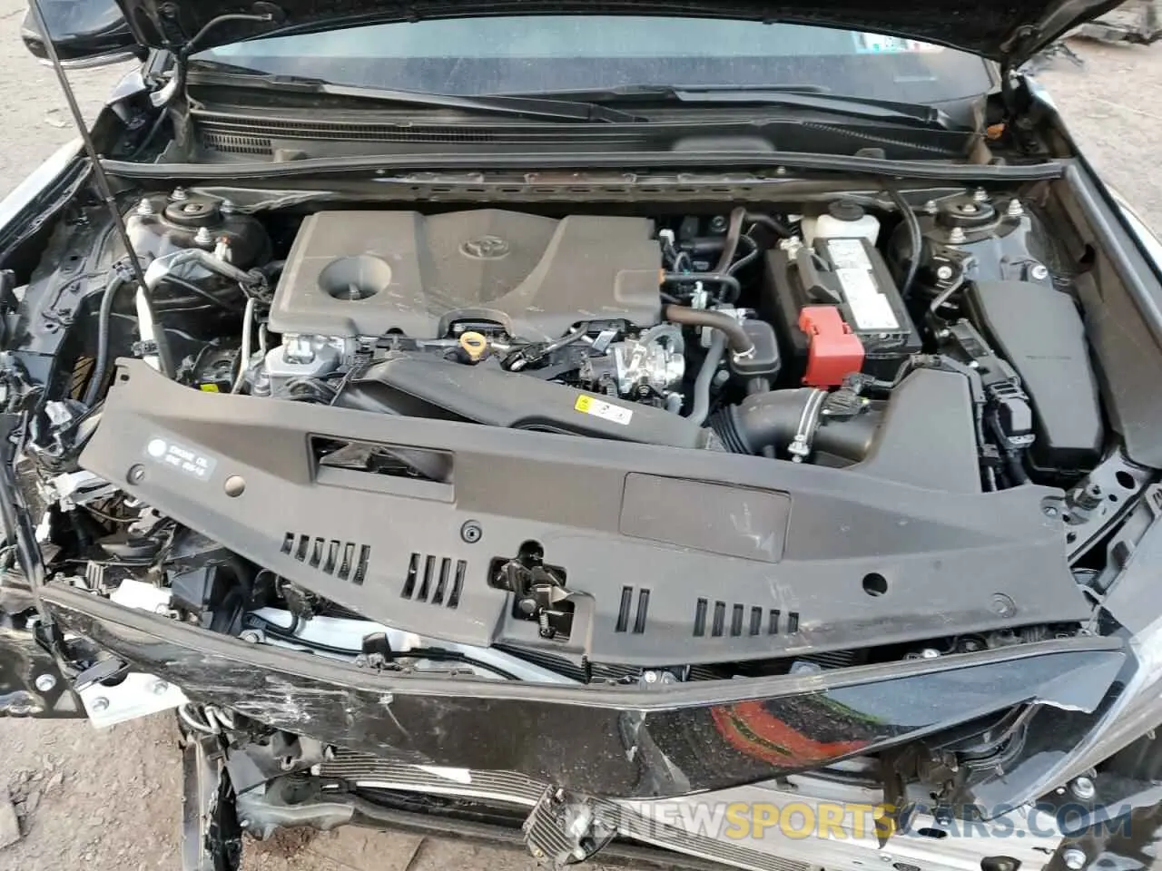 11 Фотография поврежденного автомобиля 4T1K61AK2RU261158 TOYOTA CAMRY 2024