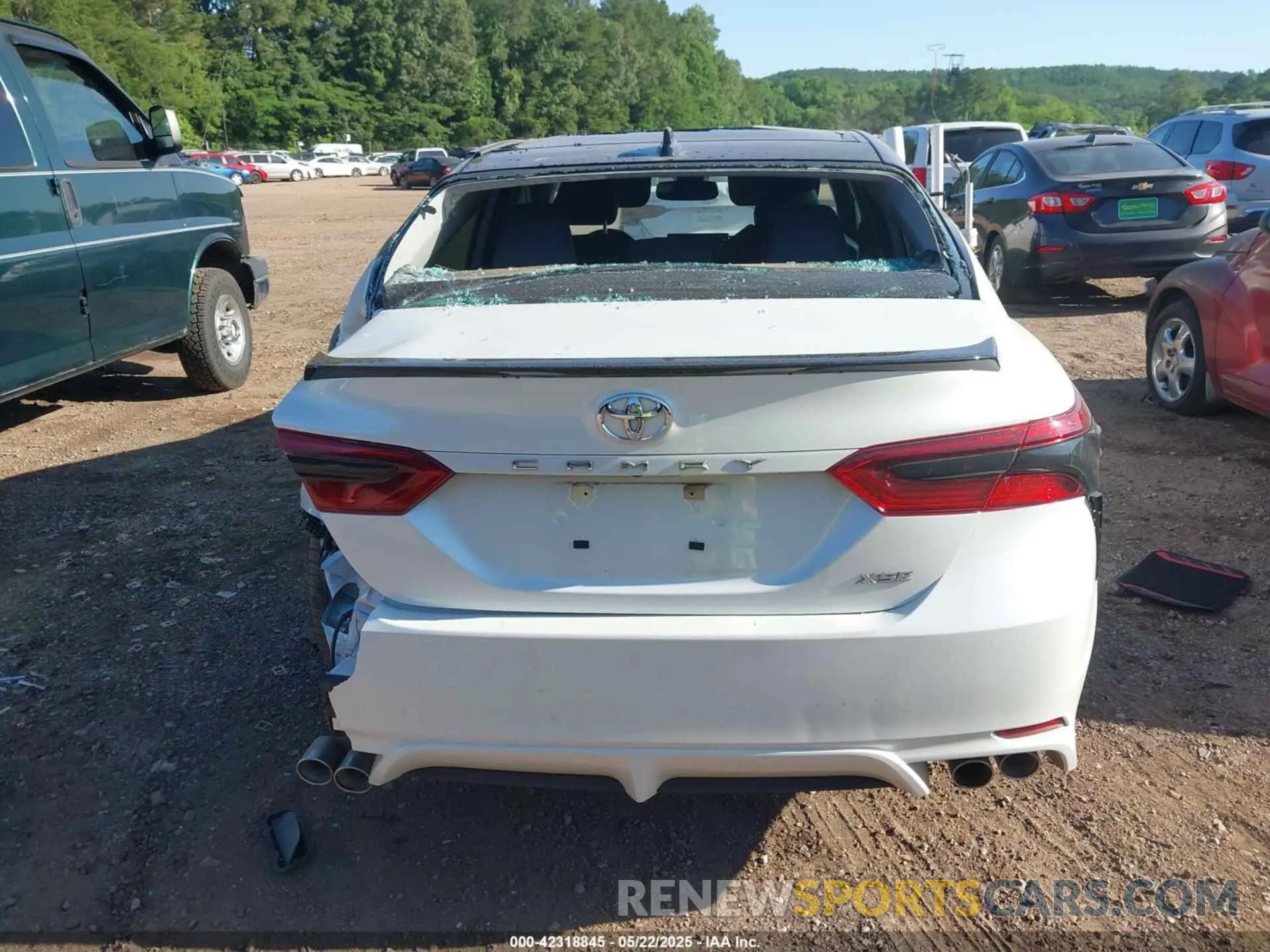16 Photograph of a damaged car 4T1K61AK5RU257492 TOYOTA CAMRY 2024