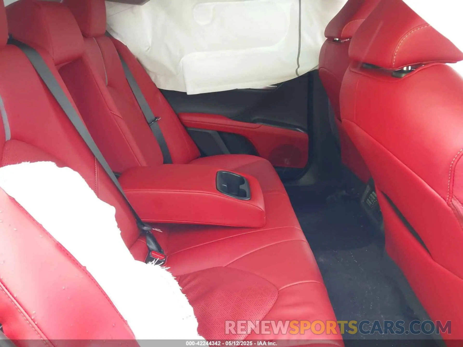 8 Photograph of a damaged car 4T1K61AK6RU229751 TOYOTA CAMRY 2024
