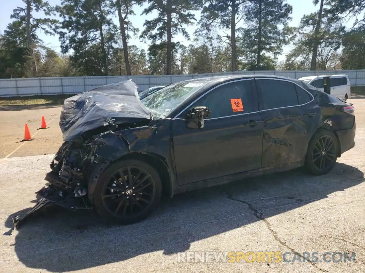 1 Photograph of a damaged car 4T1K61AK6RU261535 TOYOTA CAMRY 2024
