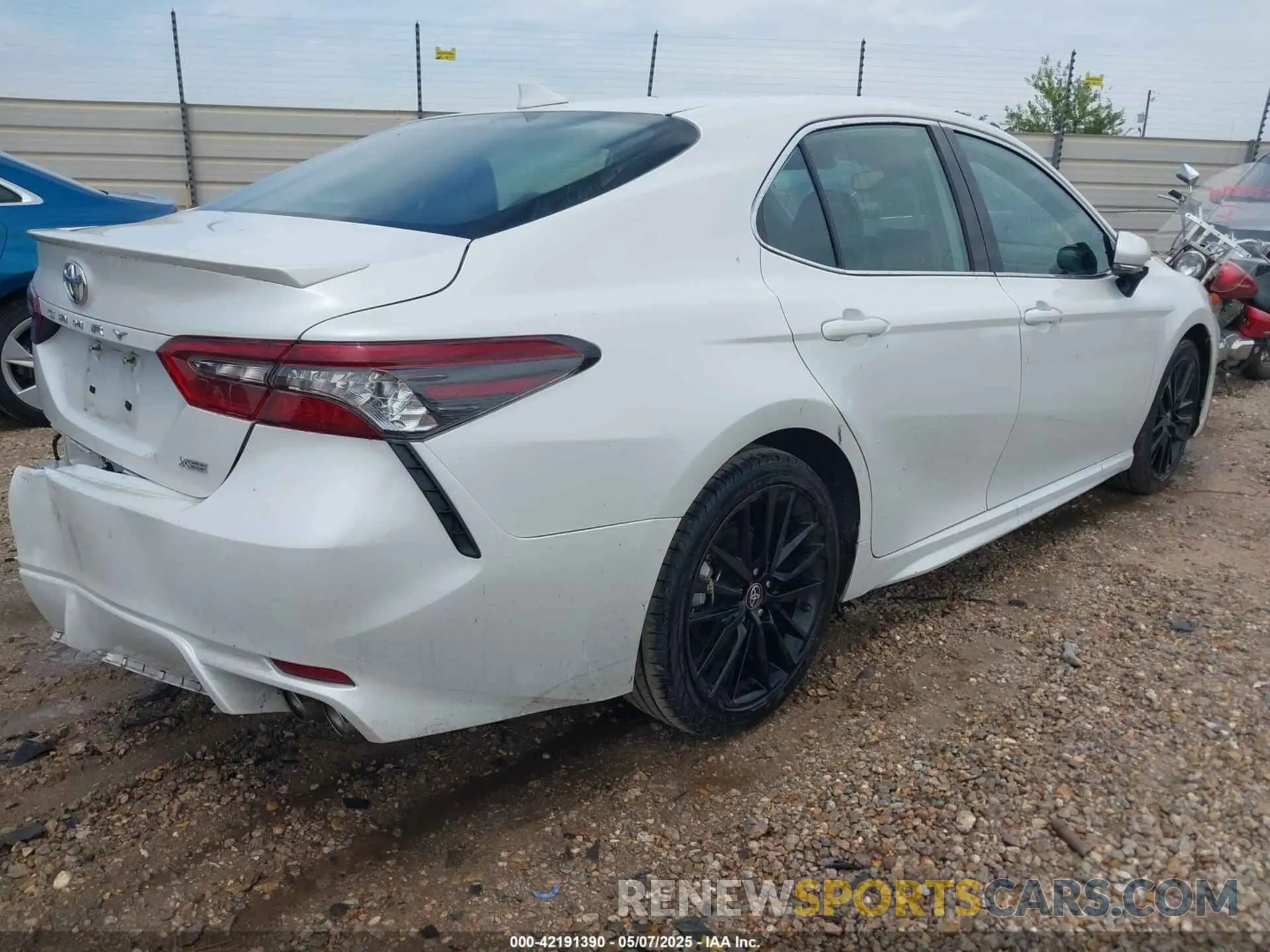 4 Photograph of a damaged car 4T1K61AK7RU253458 TOYOTA CAMRY 2024
