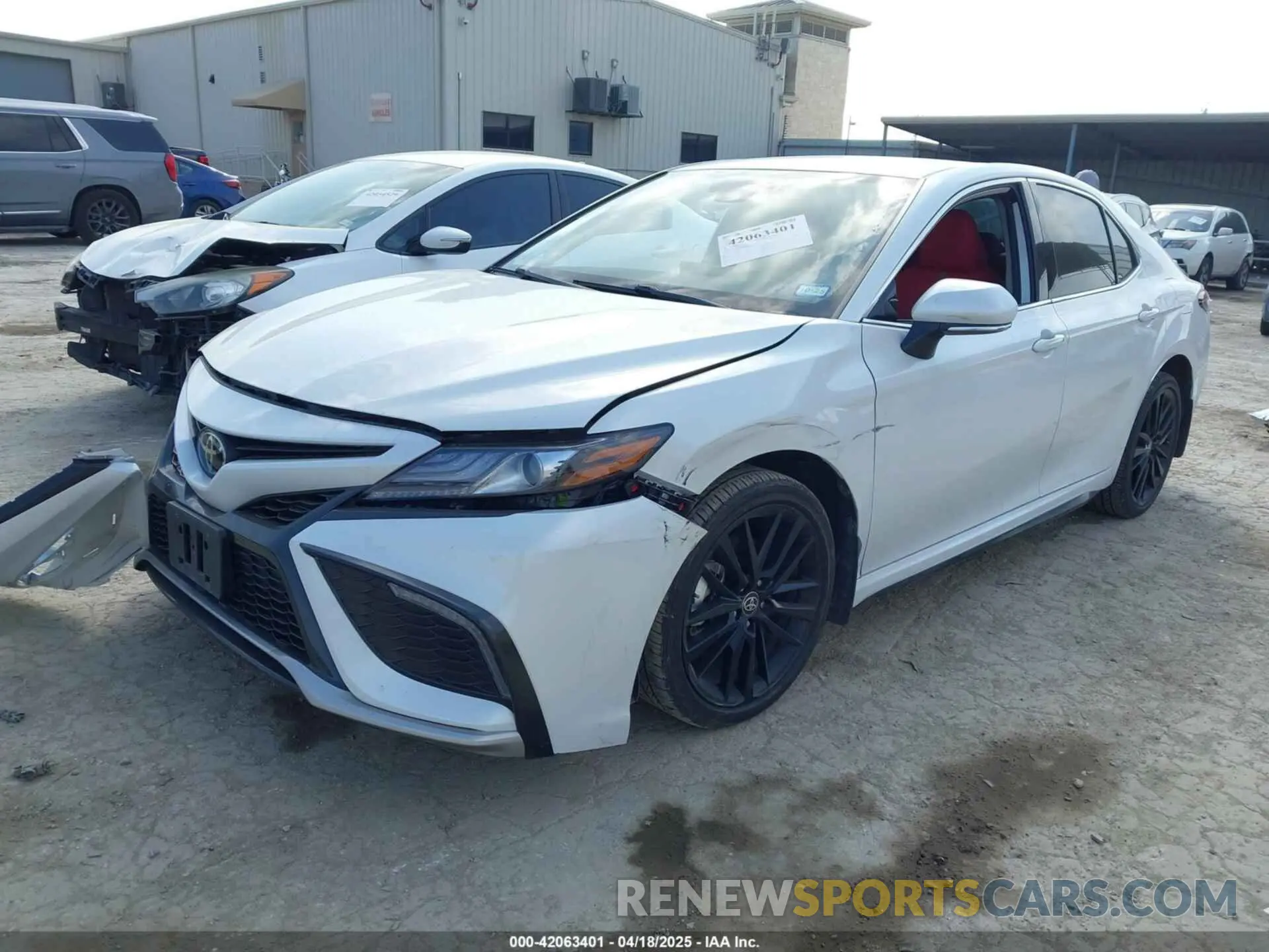 2 Фотография поврежденного автомобиля 4T1K61AK7RU858001 TOYOTA CAMRY 2024