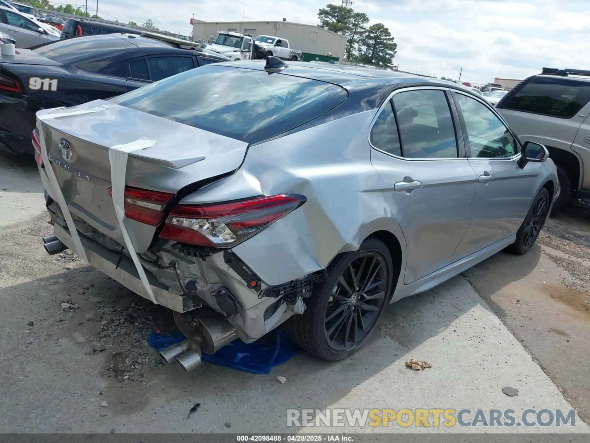 4 Photograph of a damaged car 4T1K61AK7RU861738 TOYOTA CAMRY 2024