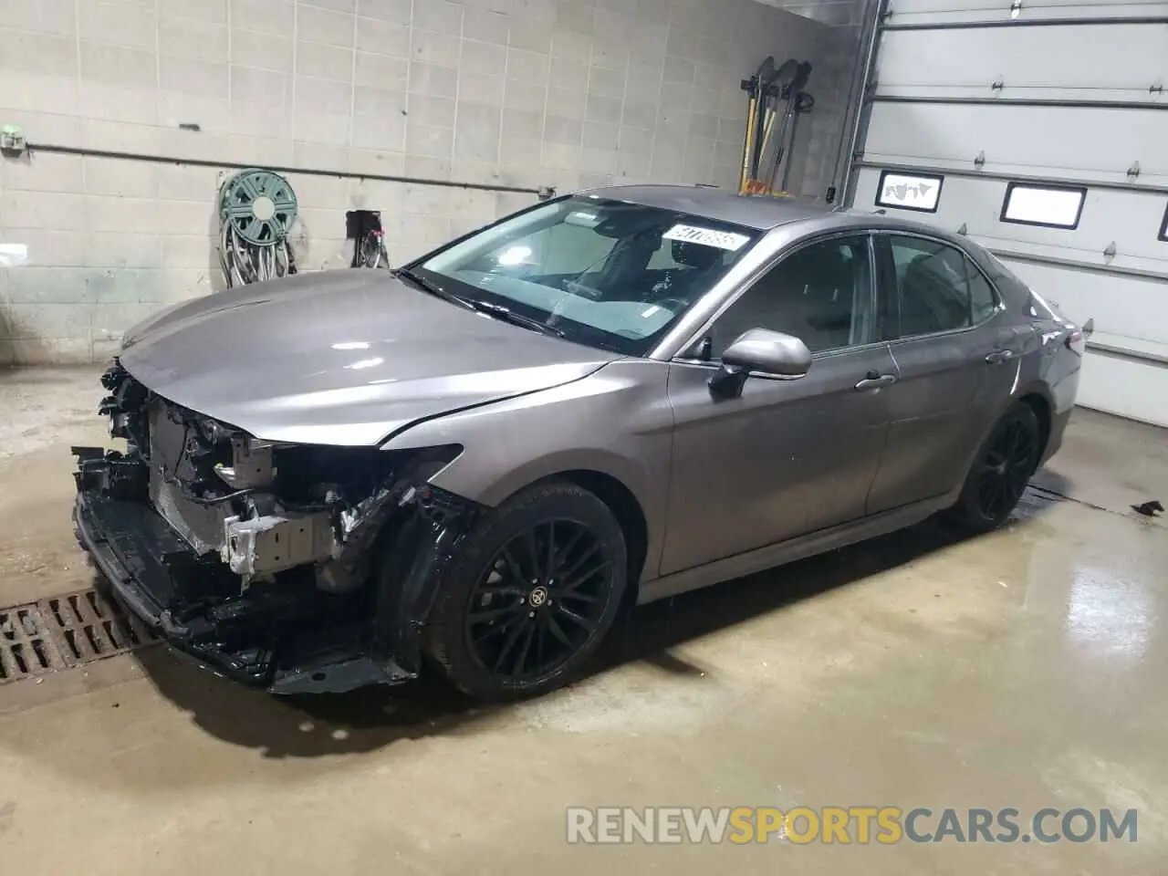 1 Photograph of a damaged car 4T1K61AK8RU221845 TOYOTA CAMRY 2024
