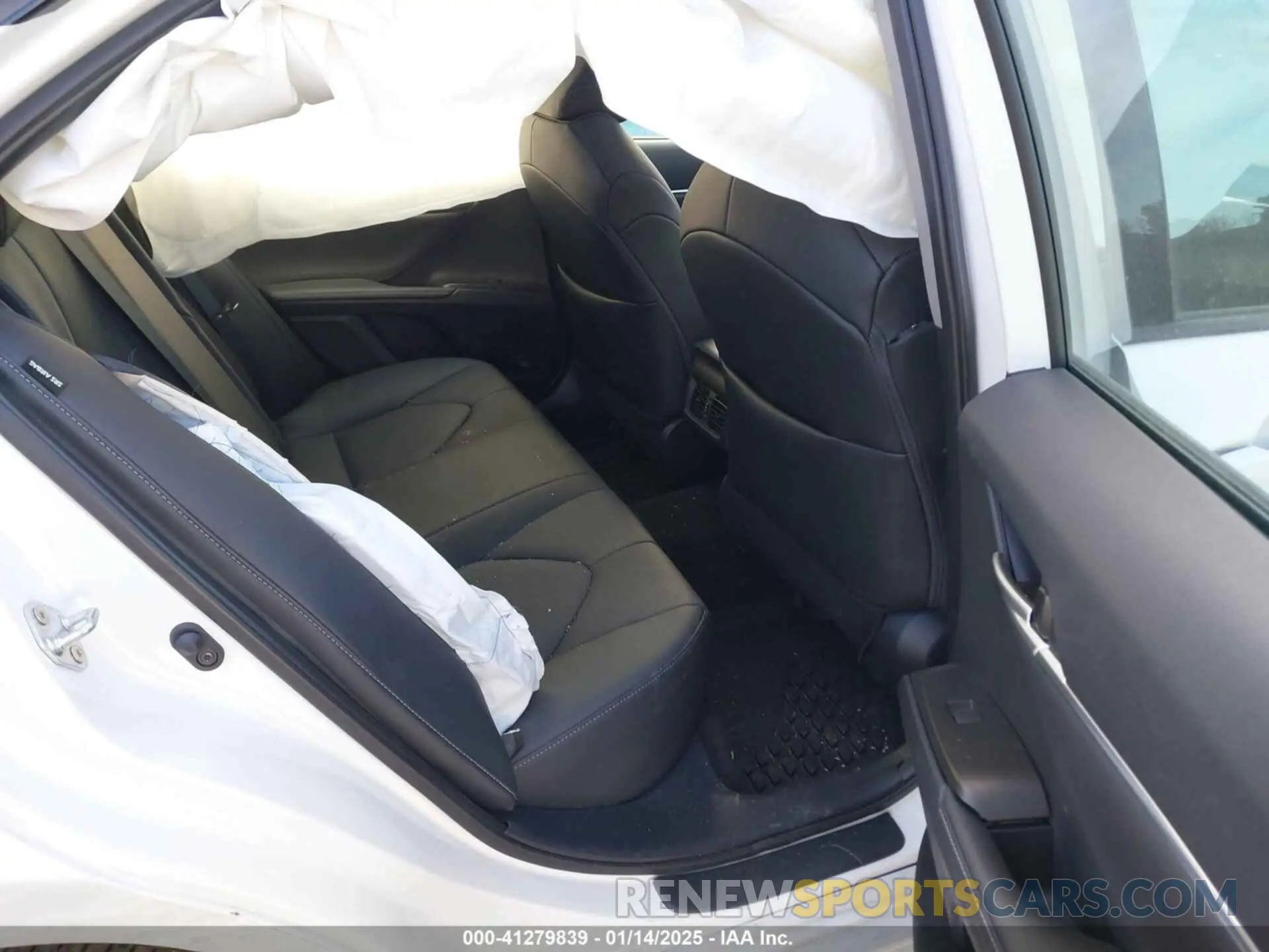 8 Photograph of a damaged car 4T1K61BK4RU116346 TOYOTA CAMRY 2024