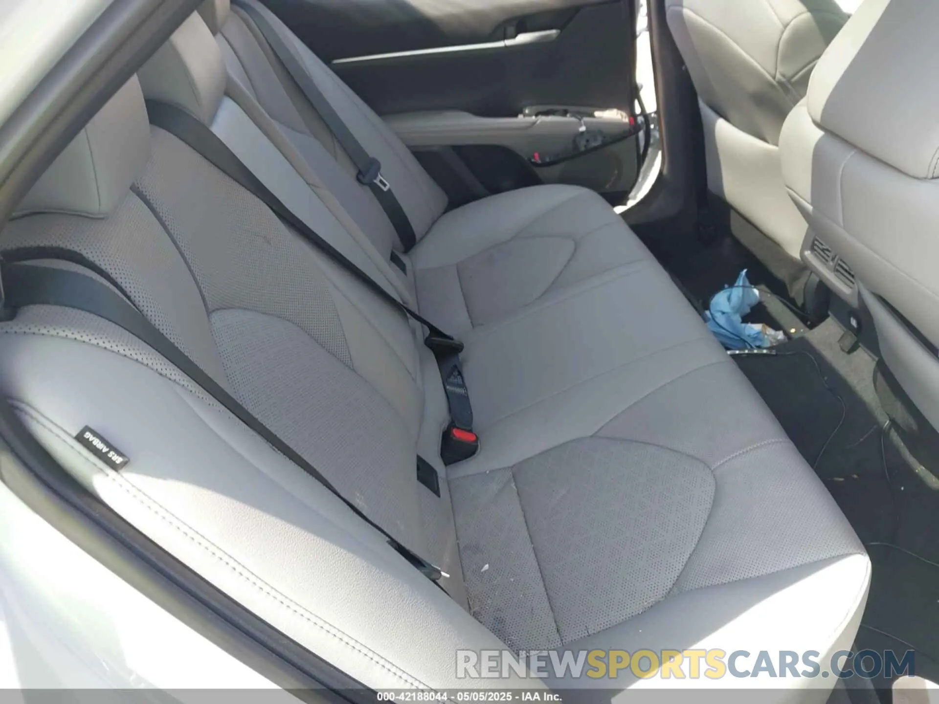 8 Фотография поврежденного автомобиля 4T1KZ1AK3RU097183 TOYOTA CAMRY 2024