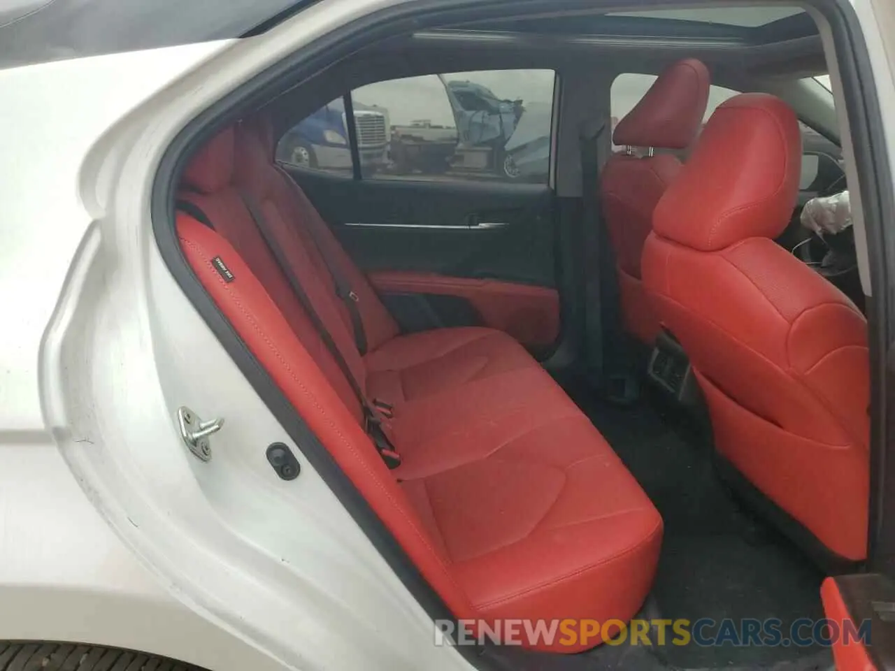 10 Фотография поврежденного автомобиля 4T1KZ1AK6RU092902 TOYOTA CAMRY 2024