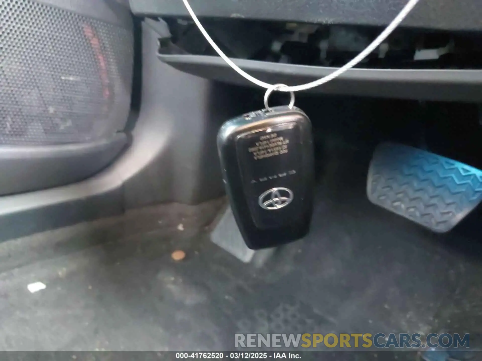 11 Photograph of a damaged car 4T1KZ1AK8RU091508 TOYOTA CAMRY 2024