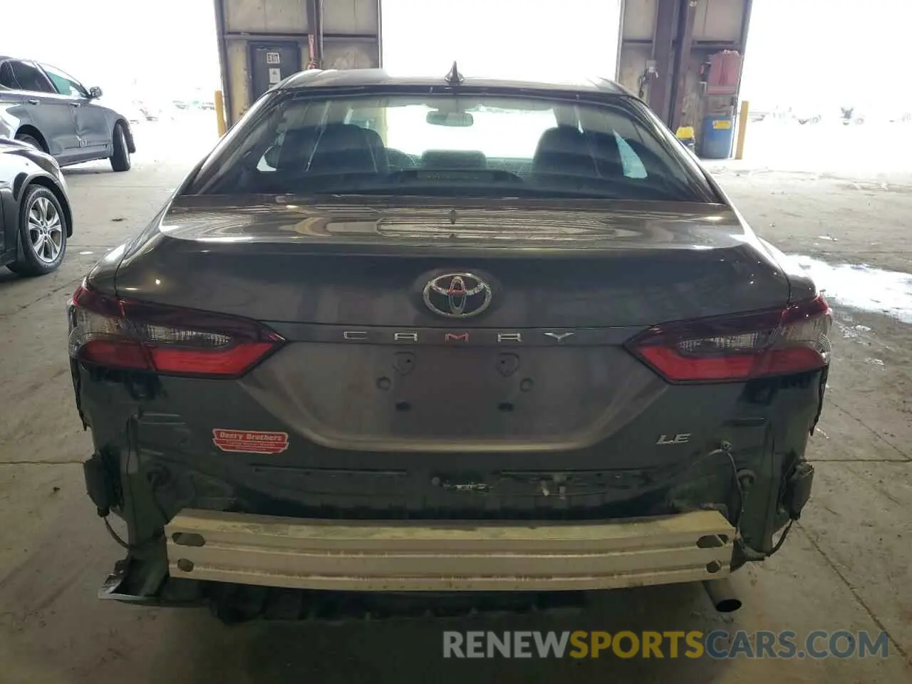 6 Фотография поврежденного автомобиля 4T1R11AK2RU193084 TOYOTA CAMRY 2024