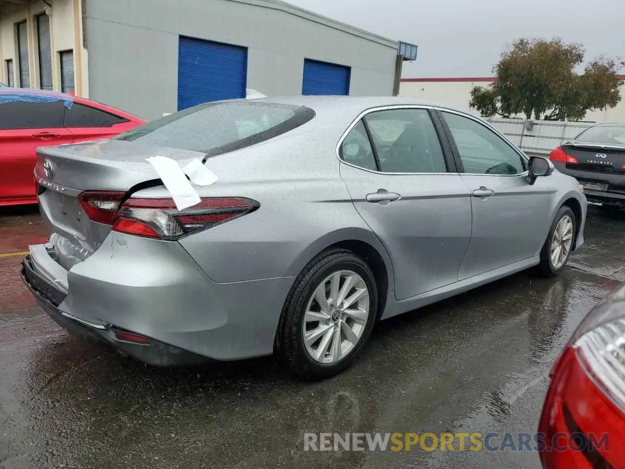 3 Photograph of a damaged car 4T1R11AK2RU873387 TOYOTA CAMRY 2024