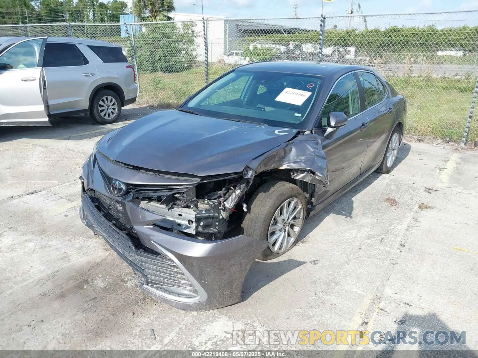 6 Photograph of a damaged car 4T1R11AK3RU216016 TOYOTA CAMRY 2024