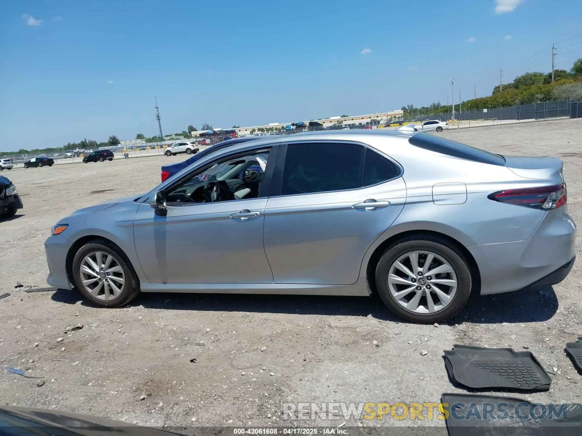14 Фотография поврежденного автомобиля 4T1R11AK3RU909197 TOYOTA CAMRY 2024