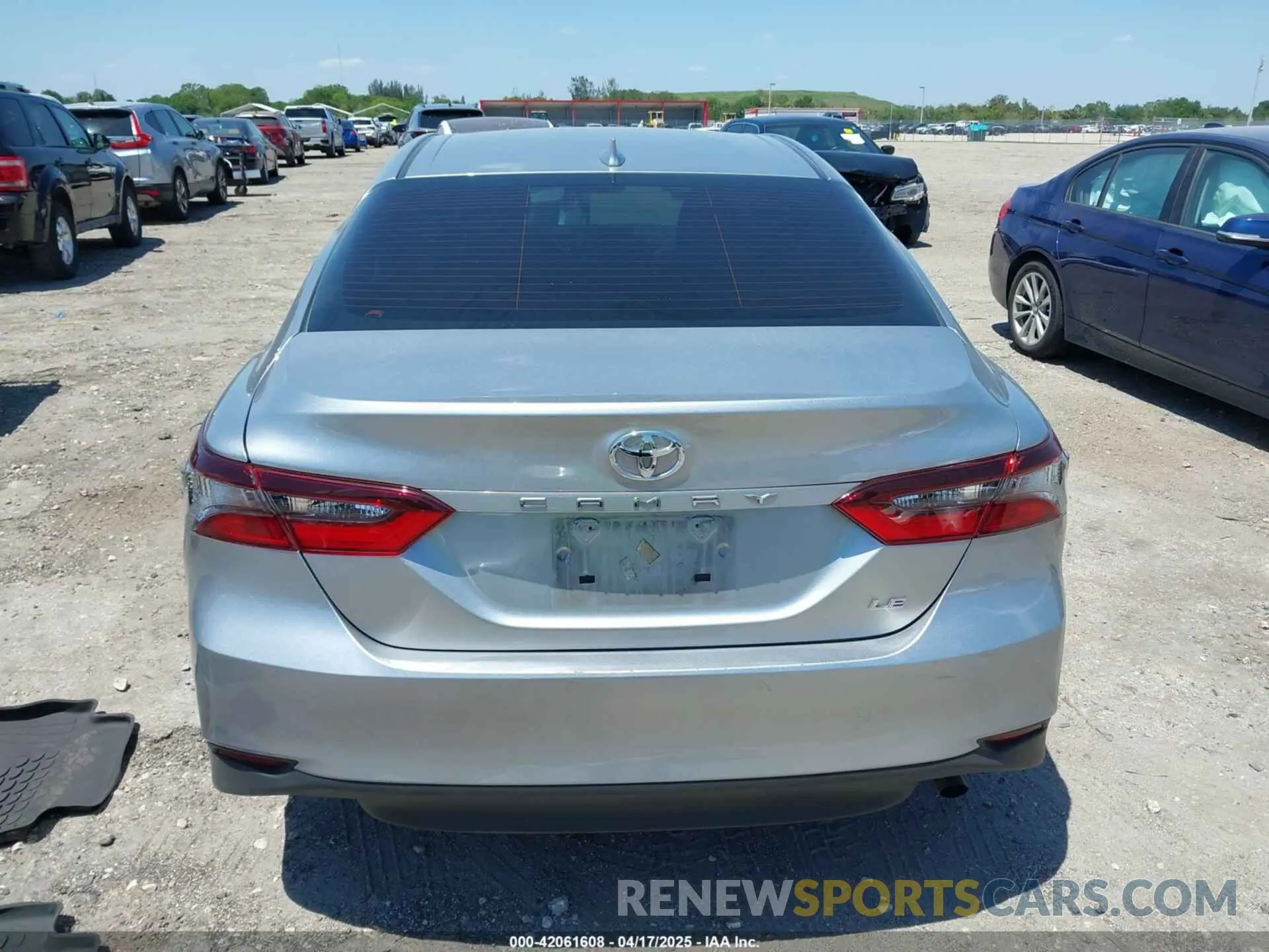 16 Фотография поврежденного автомобиля 4T1R11AK3RU909197 TOYOTA CAMRY 2024