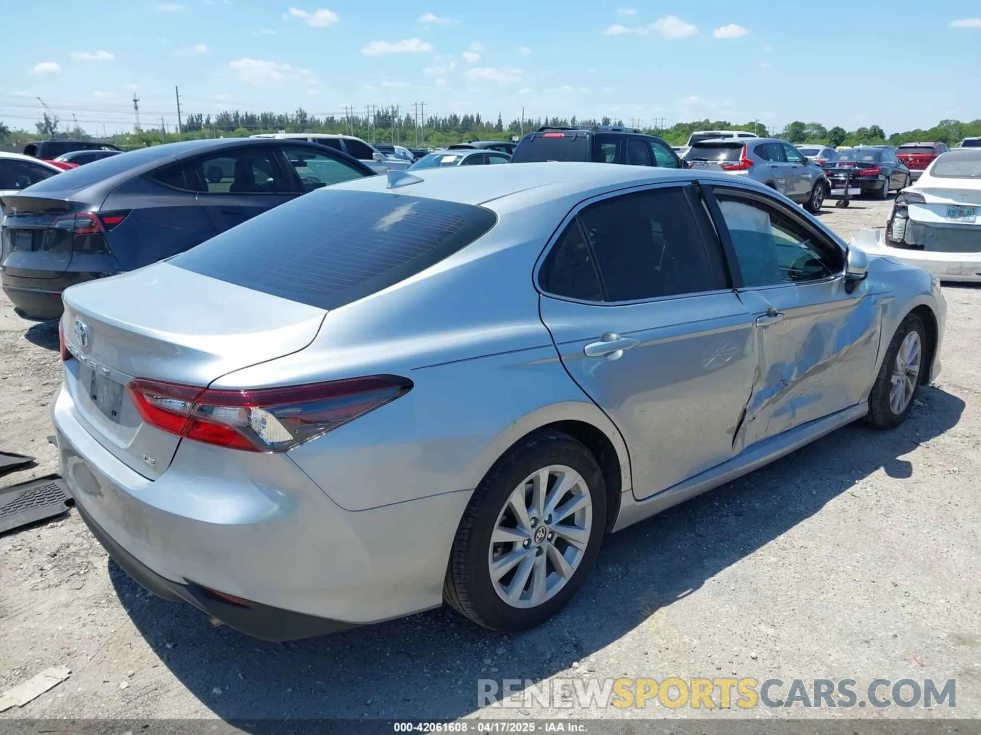 4 Фотография поврежденного автомобиля 4T1R11AK3RU909197 TOYOTA CAMRY 2024