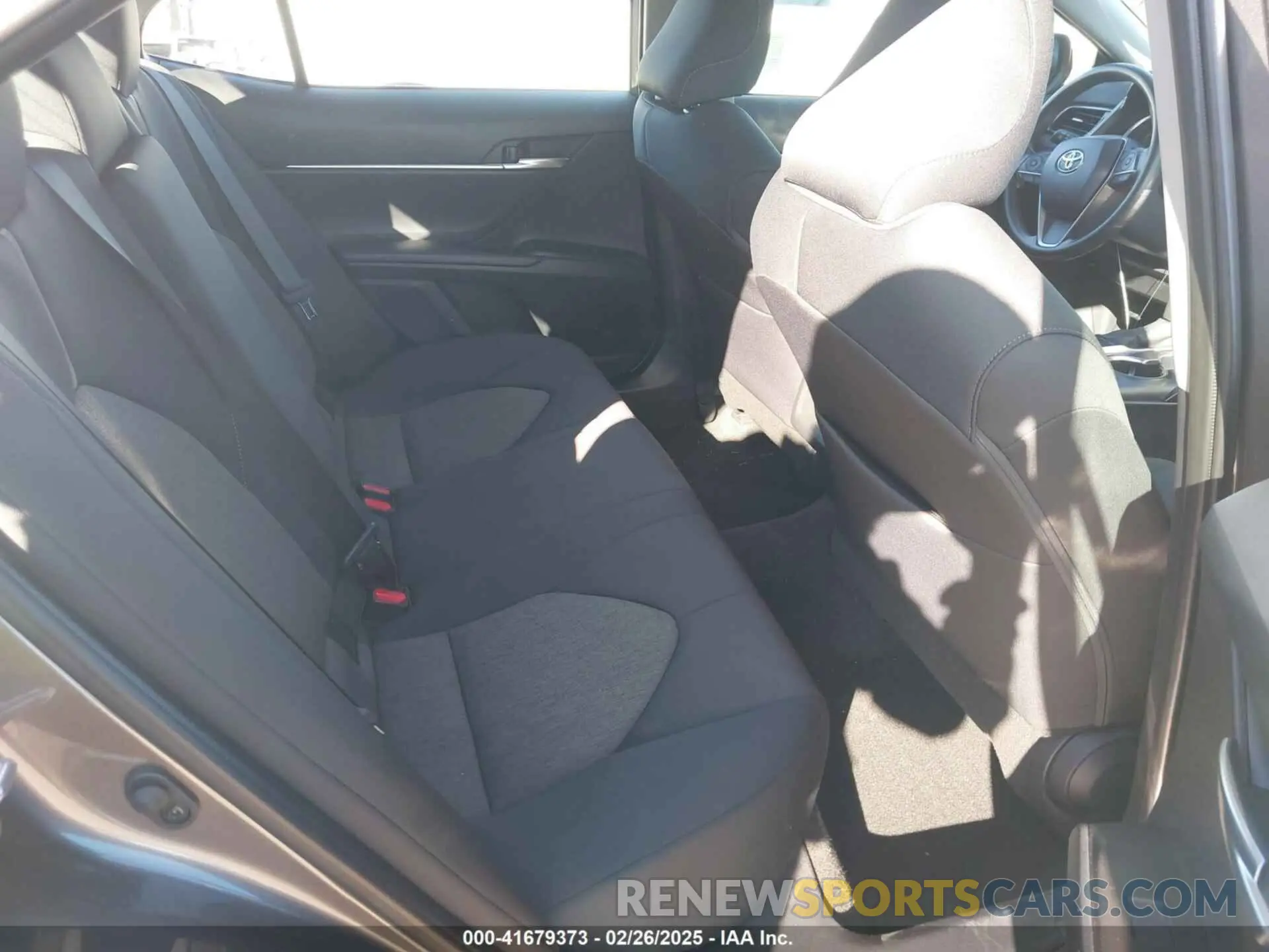 8 Фотография поврежденного автомобиля 4T1R11AK6RU880469 TOYOTA CAMRY 2024