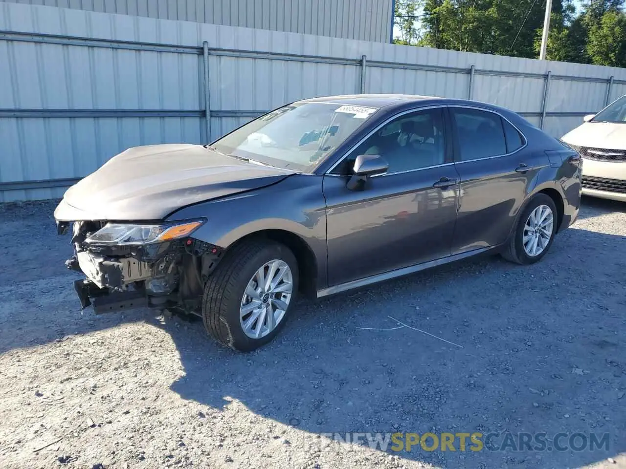 1 Фотография поврежденного автомобиля 4T1R11AK7RU881209 TOYOTA CAMRY 2024