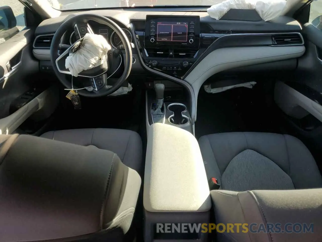 8 Фотография поврежденного автомобиля 4T1R11AK7RU881209 TOYOTA CAMRY 2024