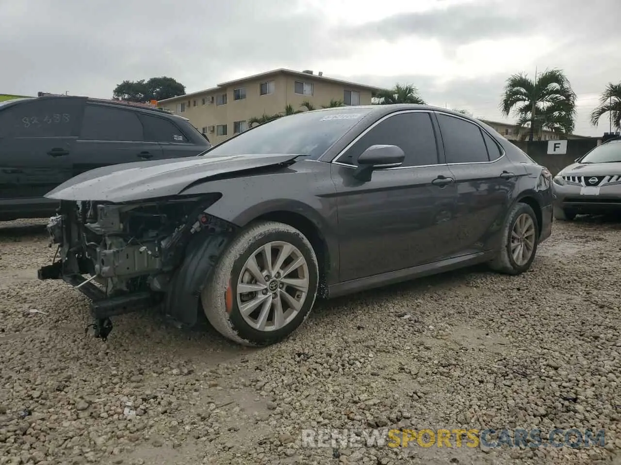 1 Фотография поврежденного автомобиля 4T1R11AK7RU917593 TOYOTA CAMRY 2024