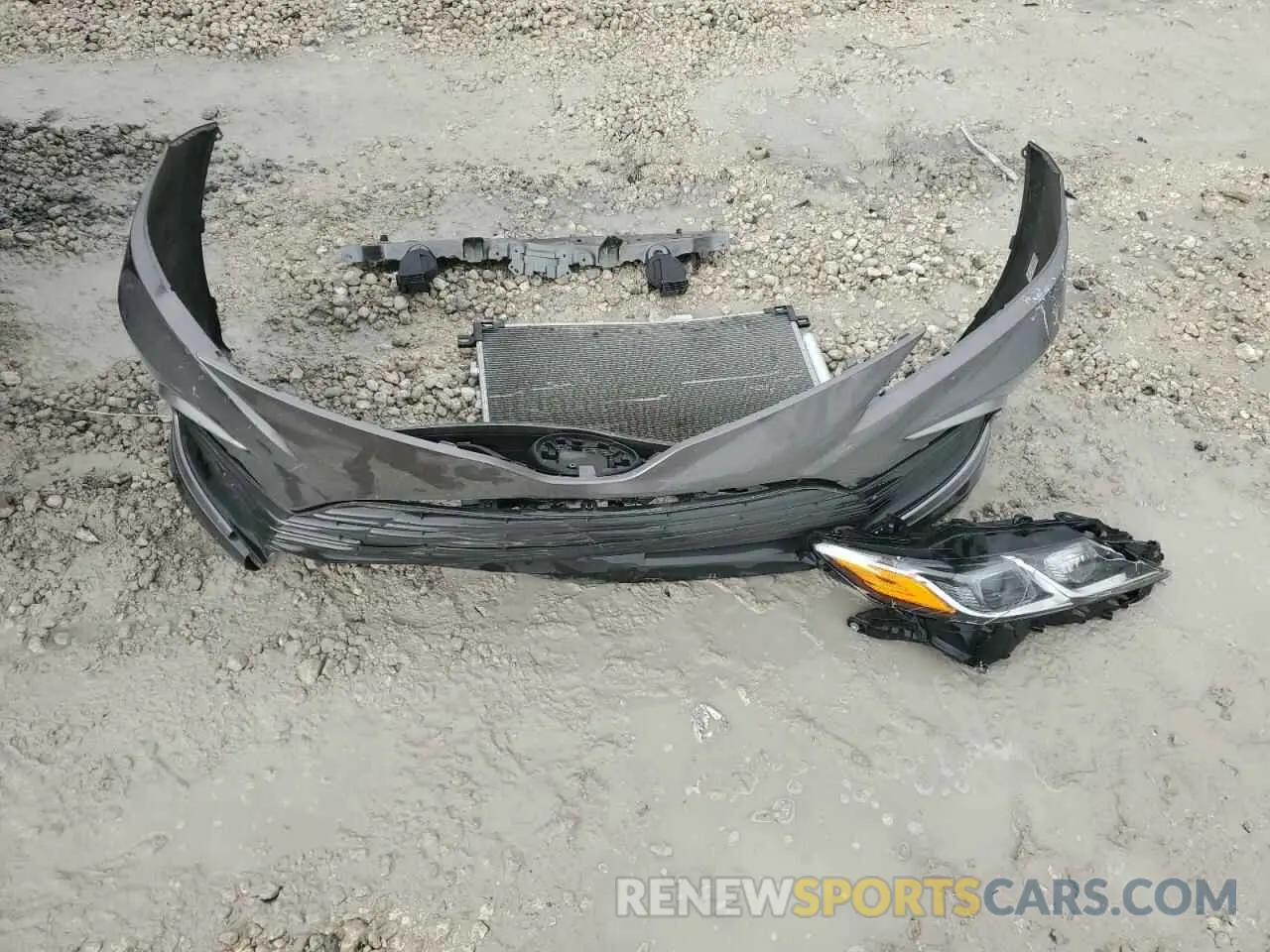 12 Фотография поврежденного автомобиля 4T1R11AK7RU917593 TOYOTA CAMRY 2024