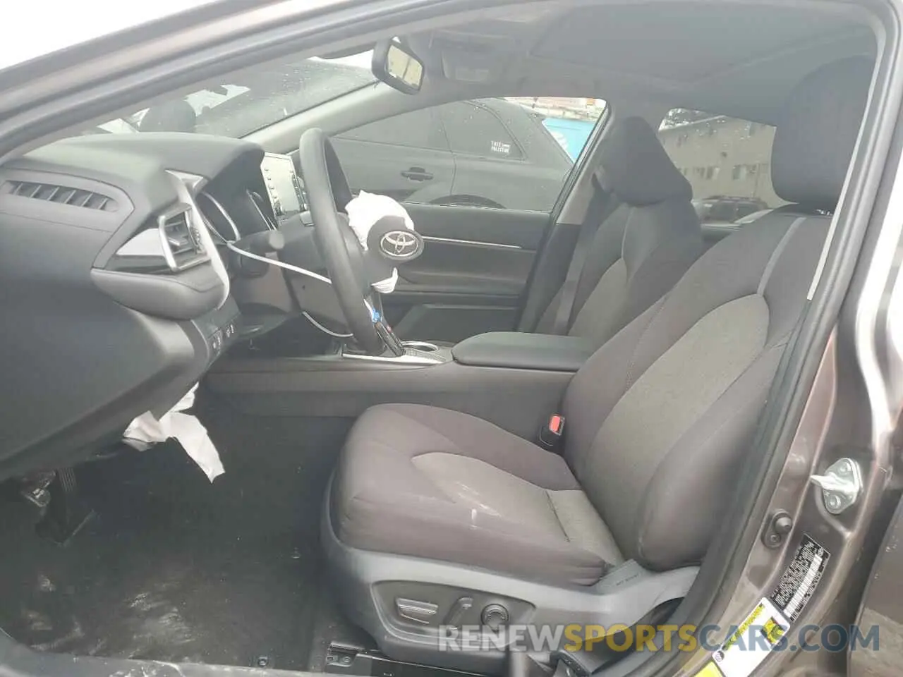 7 Фотография поврежденного автомобиля 4T1R11AK7RU917593 TOYOTA CAMRY 2024
