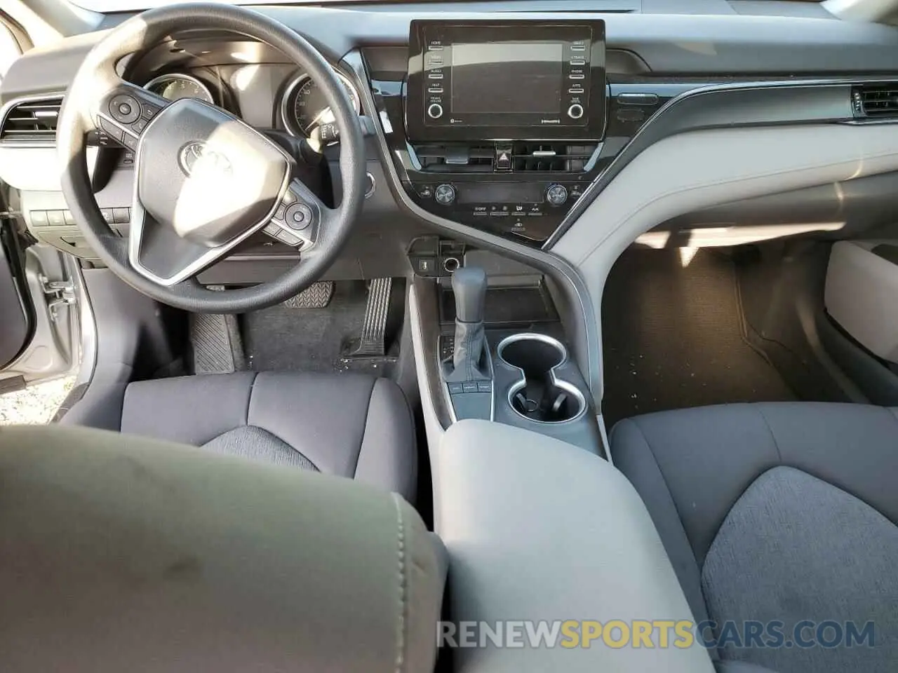 8 Фотография поврежденного автомобиля 4T1R11AK8RU242966 TOYOTA CAMRY 2024