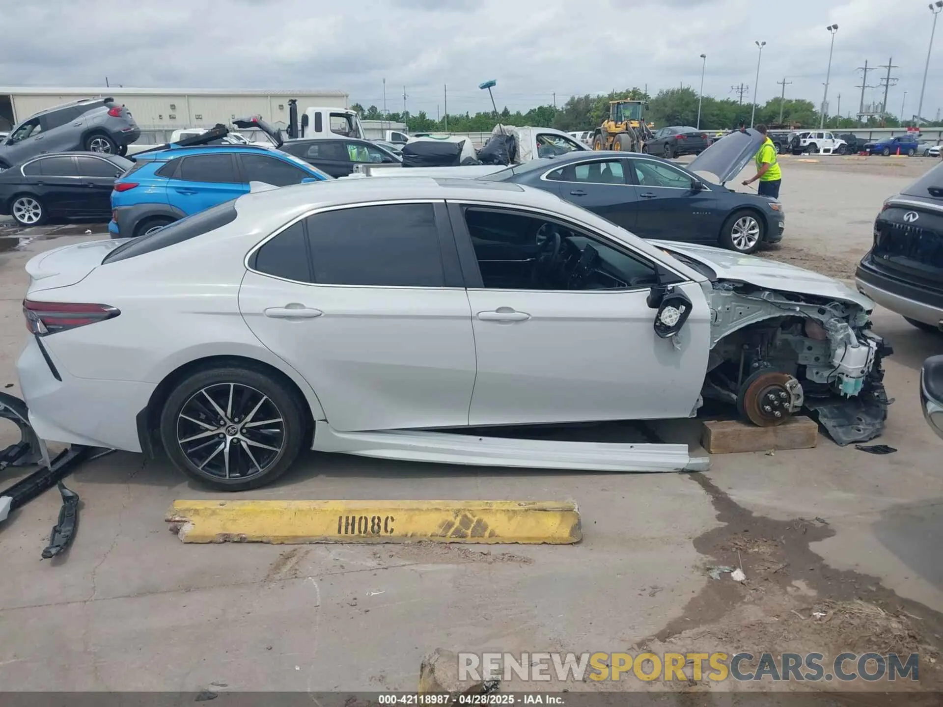 14 Photograph of a damaged car 4T1S11AK0RU193800 TOYOTA CAMRY 2024