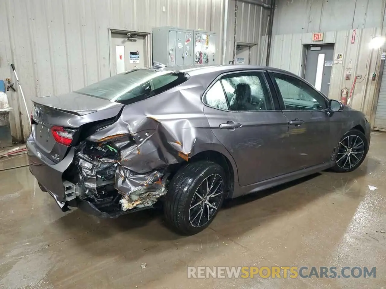 3 Photograph of a damaged car 4T1S31AK7RU060638 TOYOTA CAMRY 2024