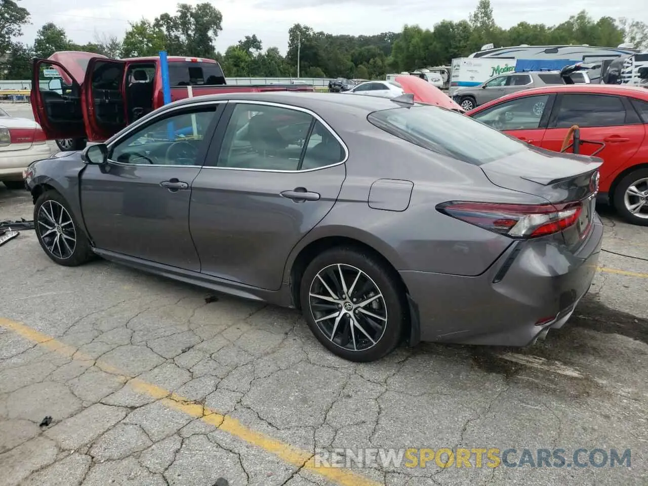 2 Photograph of a damaged car 4T1S31AK7RU622148 TOYOTA CAMRY 2024