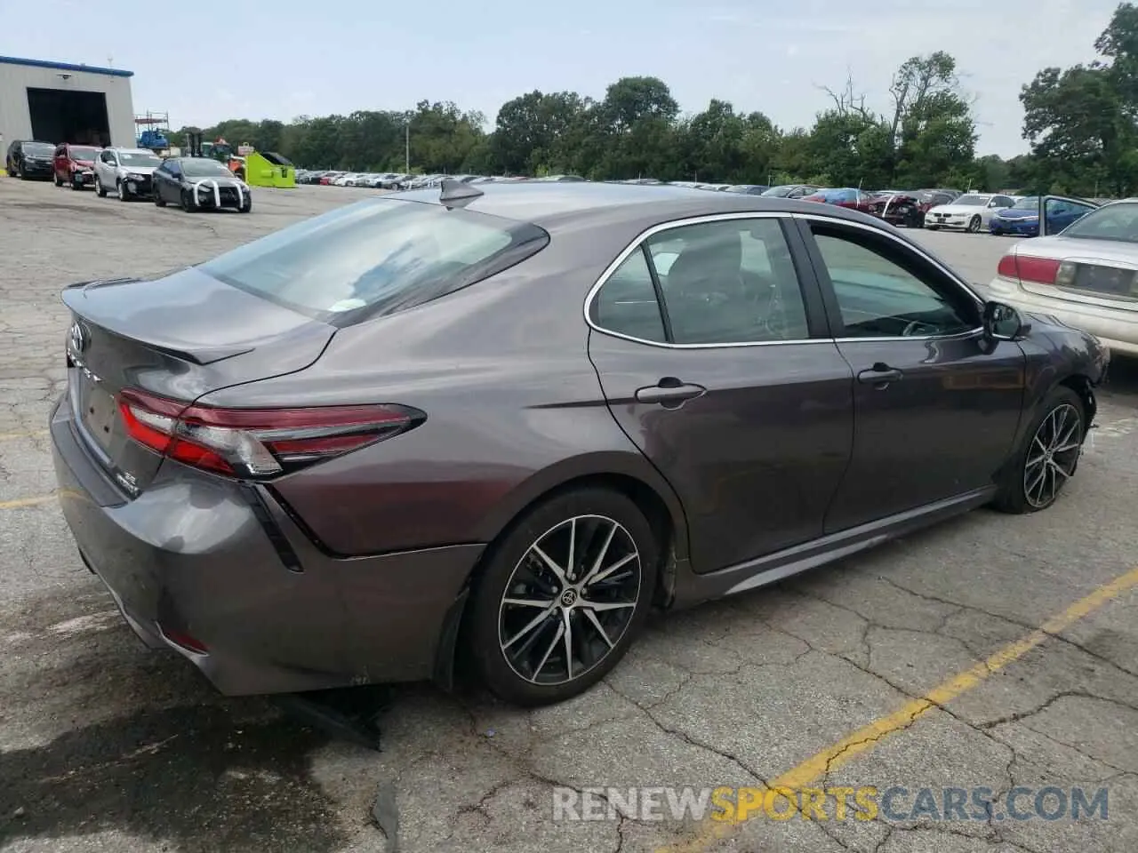 3 Photograph of a damaged car 4T1S31AK7RU622148 TOYOTA CAMRY 2024