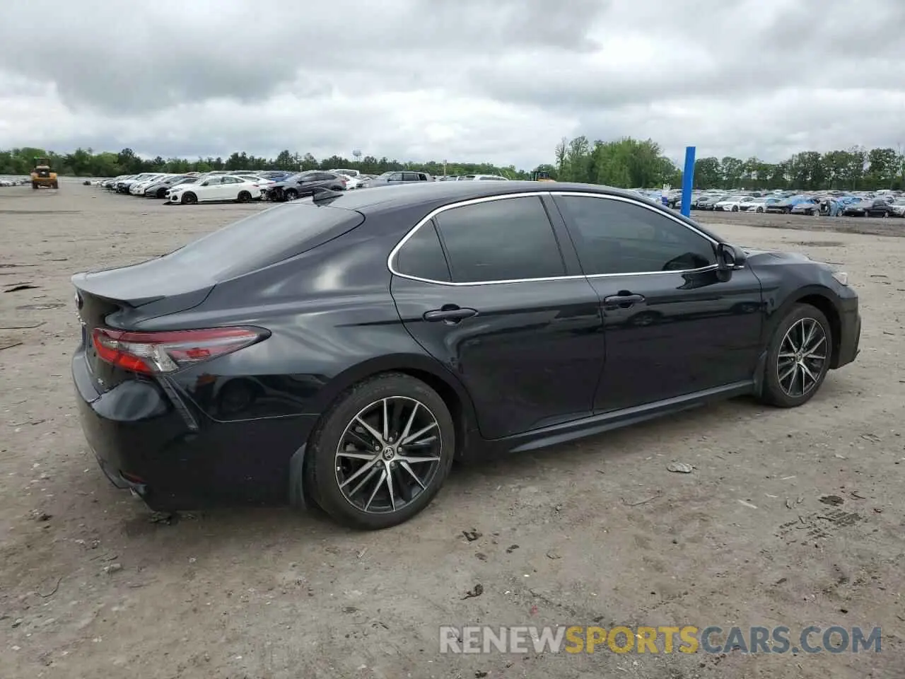 3 Фотография поврежденного автомобиля 4T1T11AK0RU849773 TOYOTA CAMRY 2024