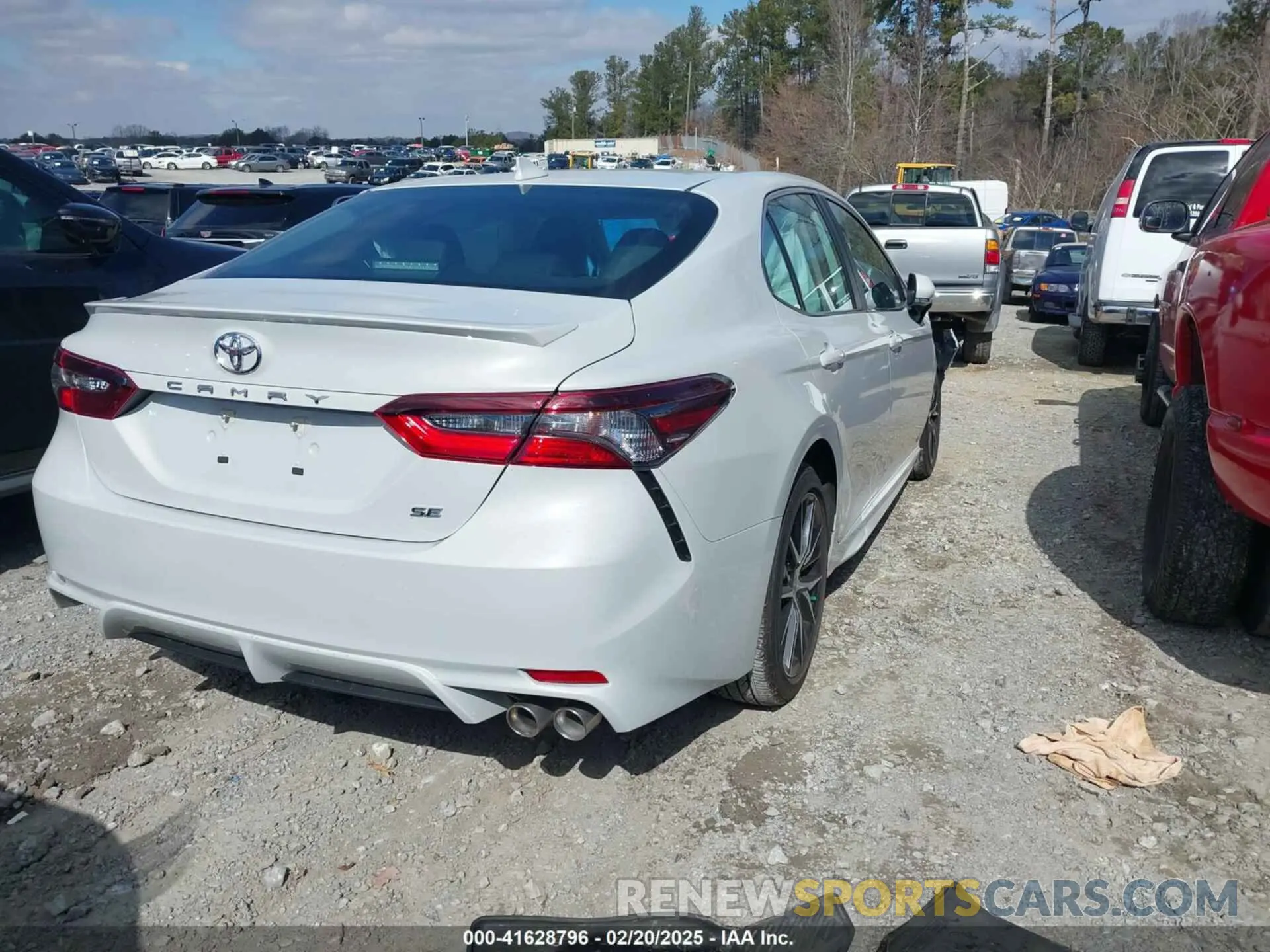 4 Photograph of a damaged car 4T1T11AK1RU206722 TOYOTA CAMRY 2024