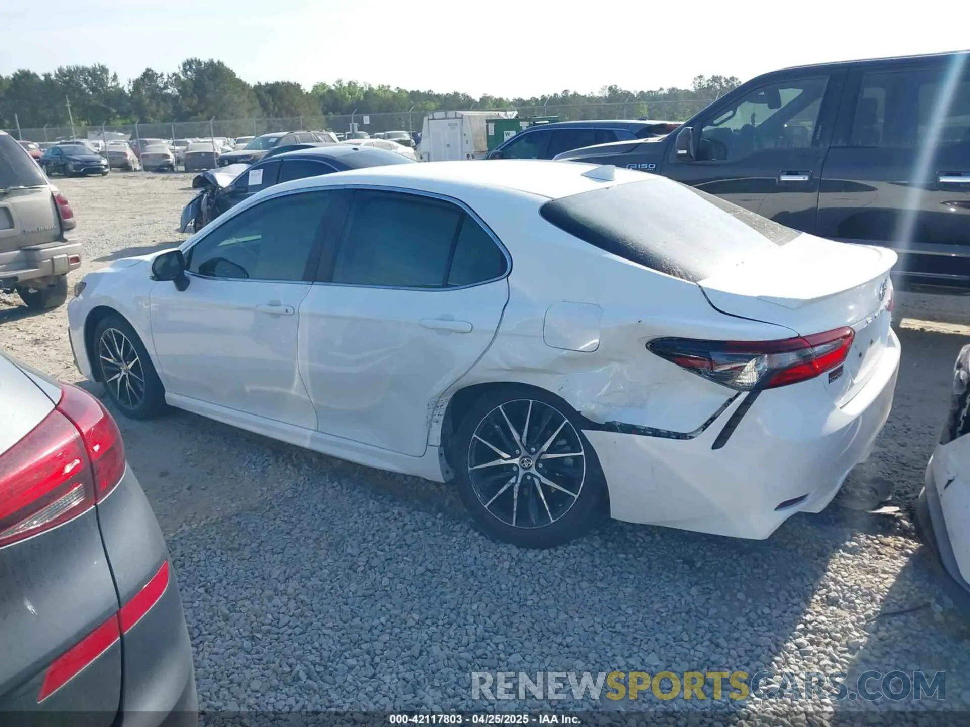 14 Фотография поврежденного автомобиля 4T1T11AK3RU870097 TOYOTA CAMRY 2024