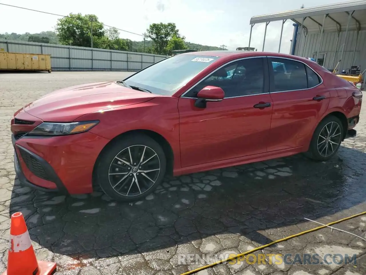 1 Фотография поврежденного автомобиля 4T1T11AK4RU199359 TOYOTA CAMRY 2024