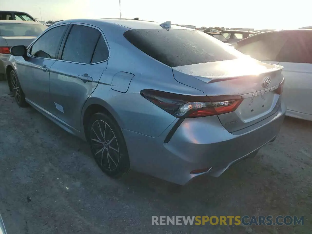 2 Фотография поврежденного автомобиля 4T1T11AK6RU871292 TOYOTA CAMRY 2024