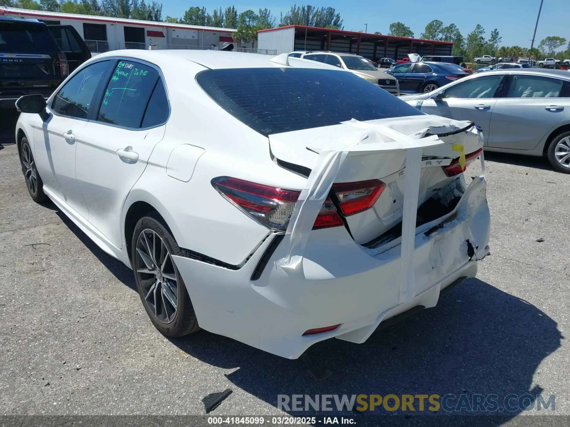17 Photograph of a damaged car 4T1T11AK7RU865680 TOYOTA CAMRY 2024