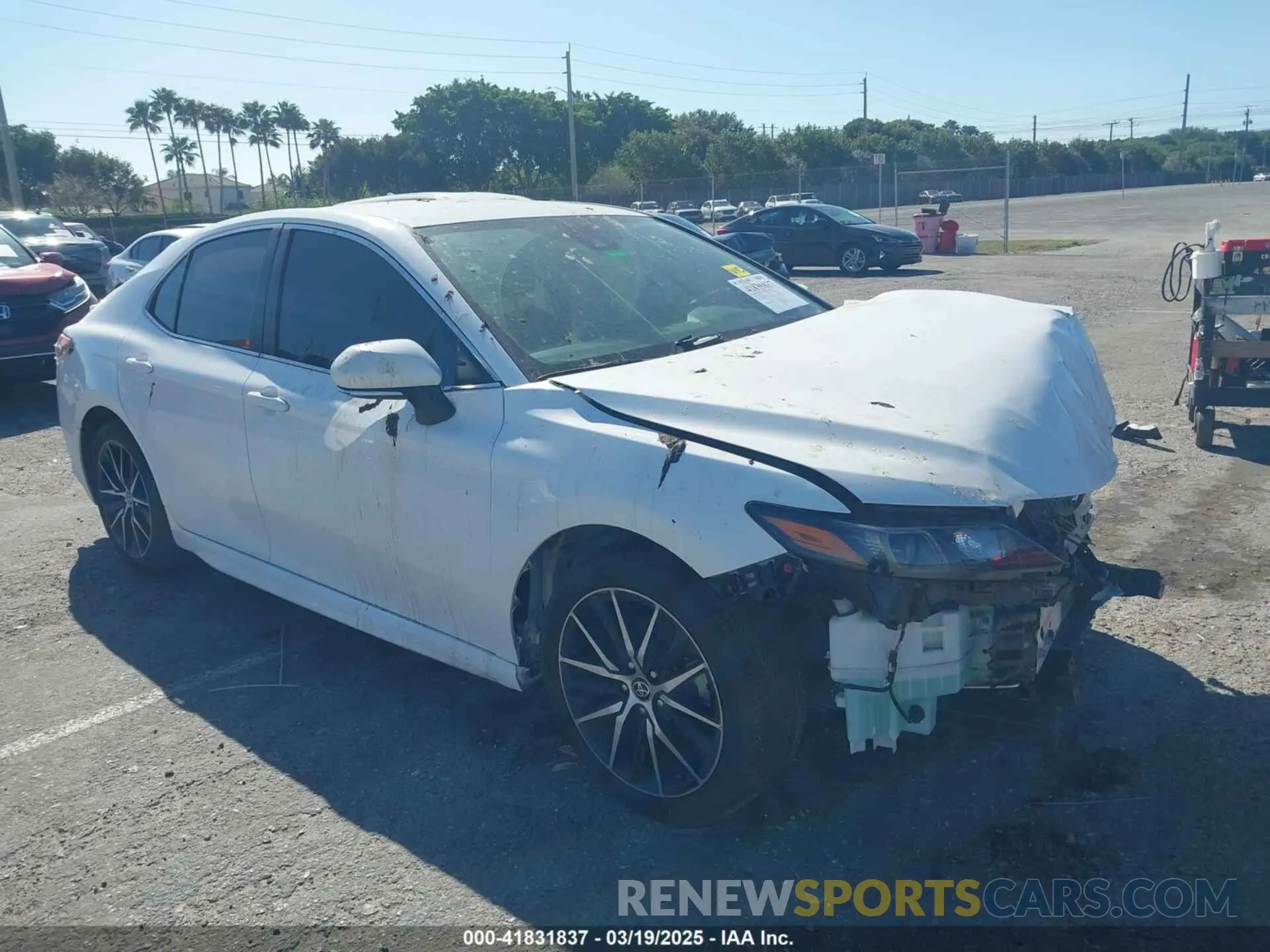 1 Photograph of a damaged car 4T1T11AK8RU850542 TOYOTA CAMRY 2024