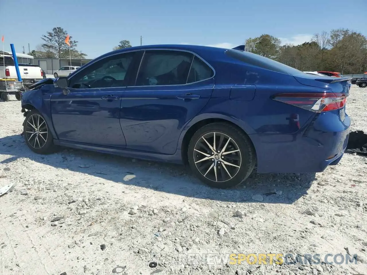 2 Фотография поврежденного автомобиля 4T1T11AK9RU235630 TOYOTA CAMRY 2024