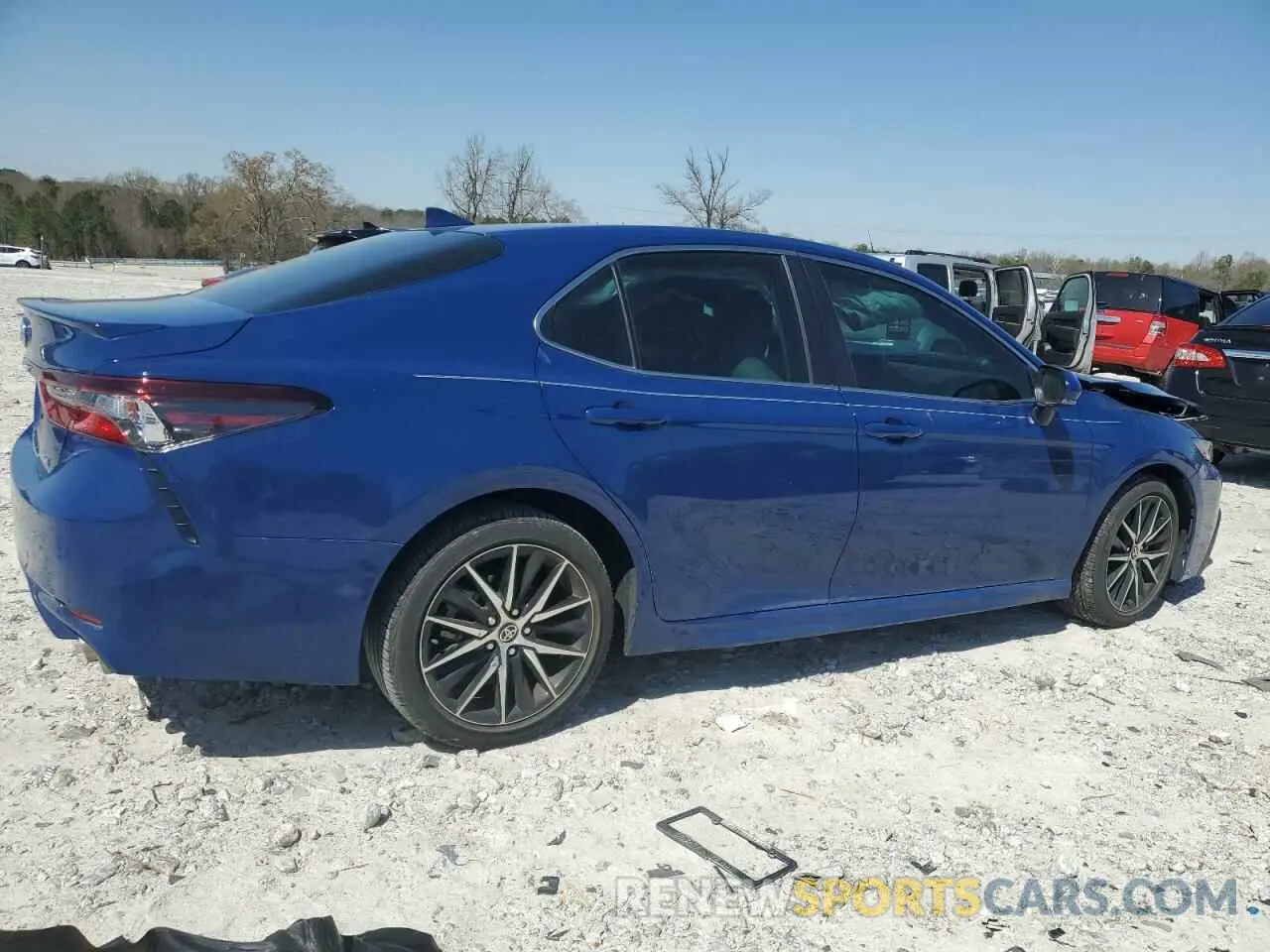 3 Фотография поврежденного автомобиля 4T1T11AK9RU235630 TOYOTA CAMRY 2024