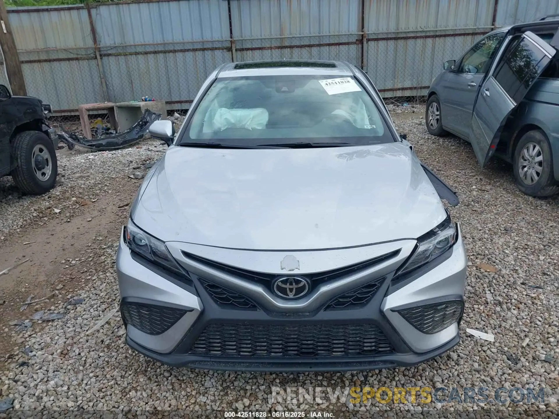 12 Фотография поврежденного автомобиля 4T1T11AK9RU921456 TOYOTA CAMRY 2024