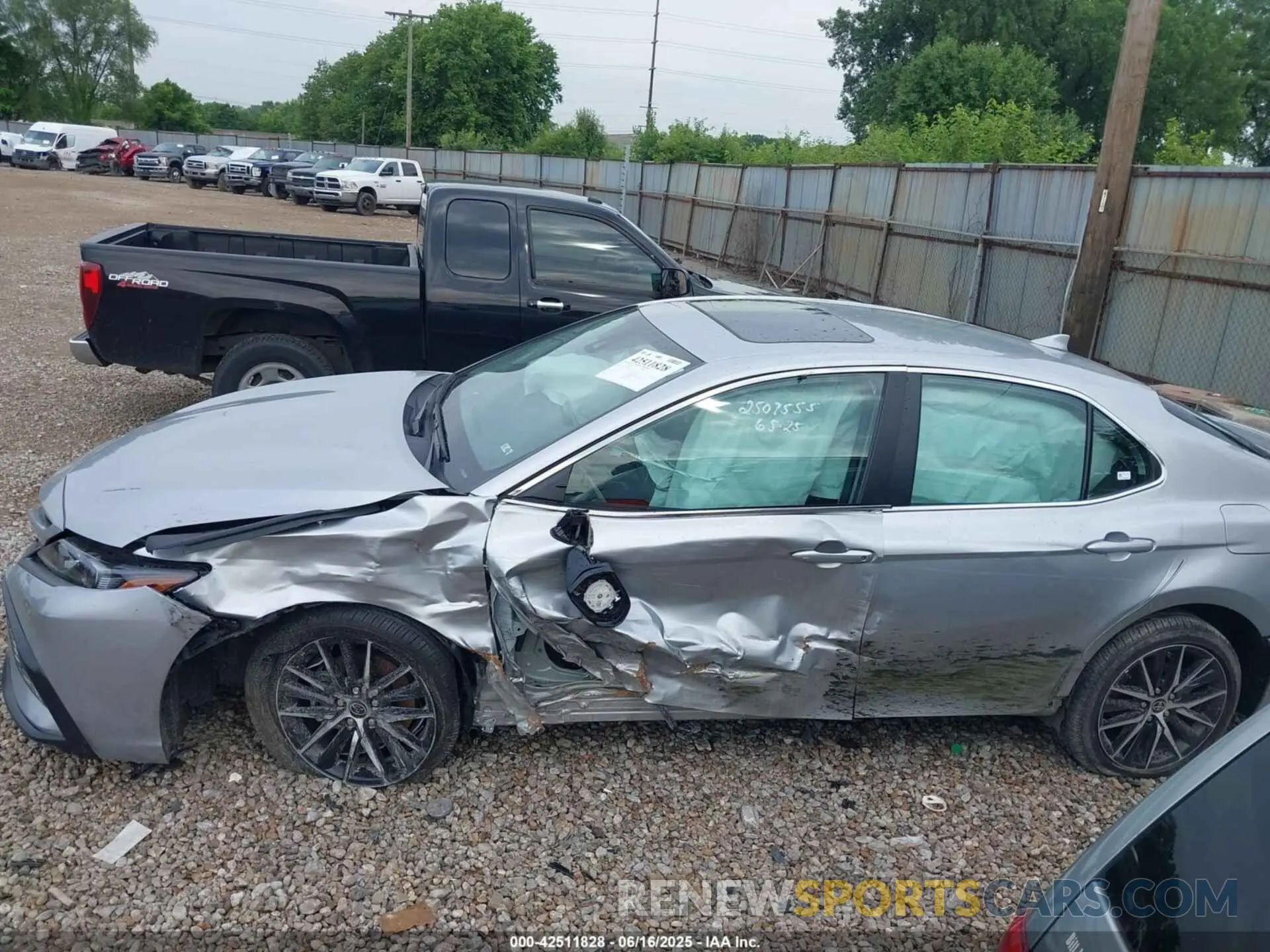 14 Фотография поврежденного автомобиля 4T1T11AK9RU921456 TOYOTA CAMRY 2024