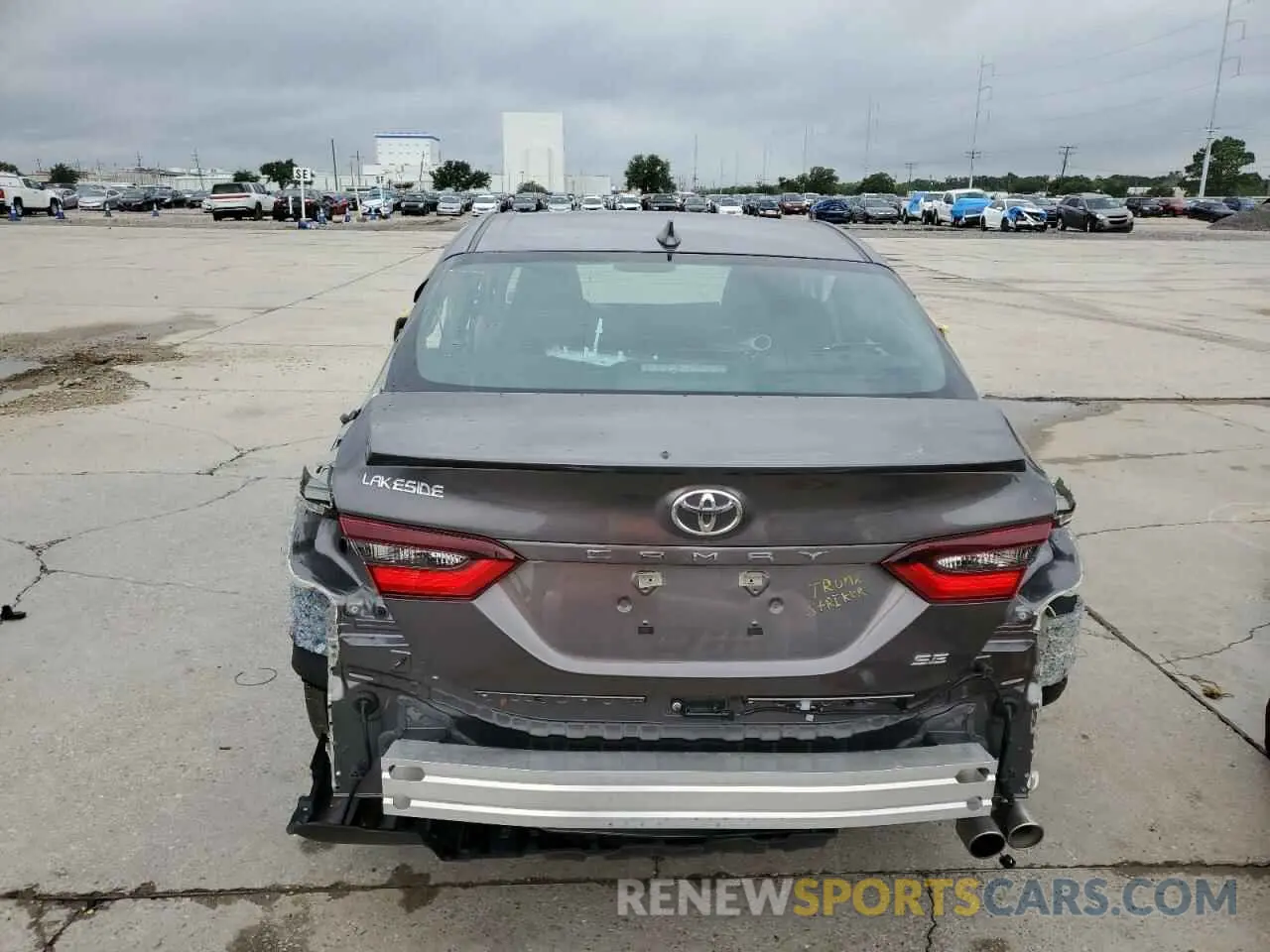 6 Photograph of a damaged car 4T1T11AKXRU853667 TOYOTA CAMRY 2024