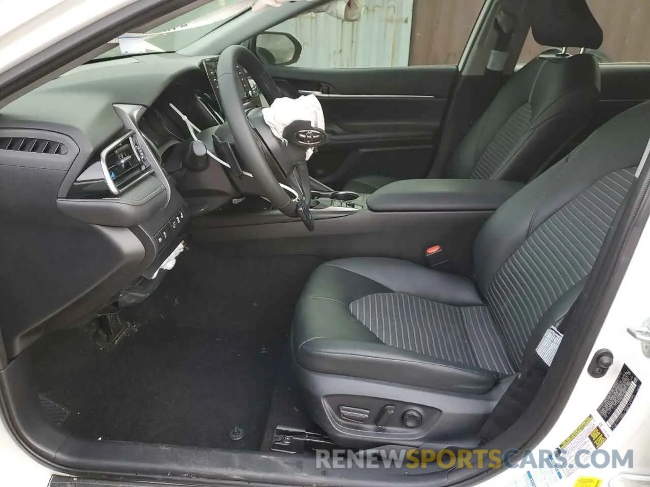 7 Фотография поврежденного автомобиля 4T1T11BK2RU117000 TOYOTA CAMRY 2024