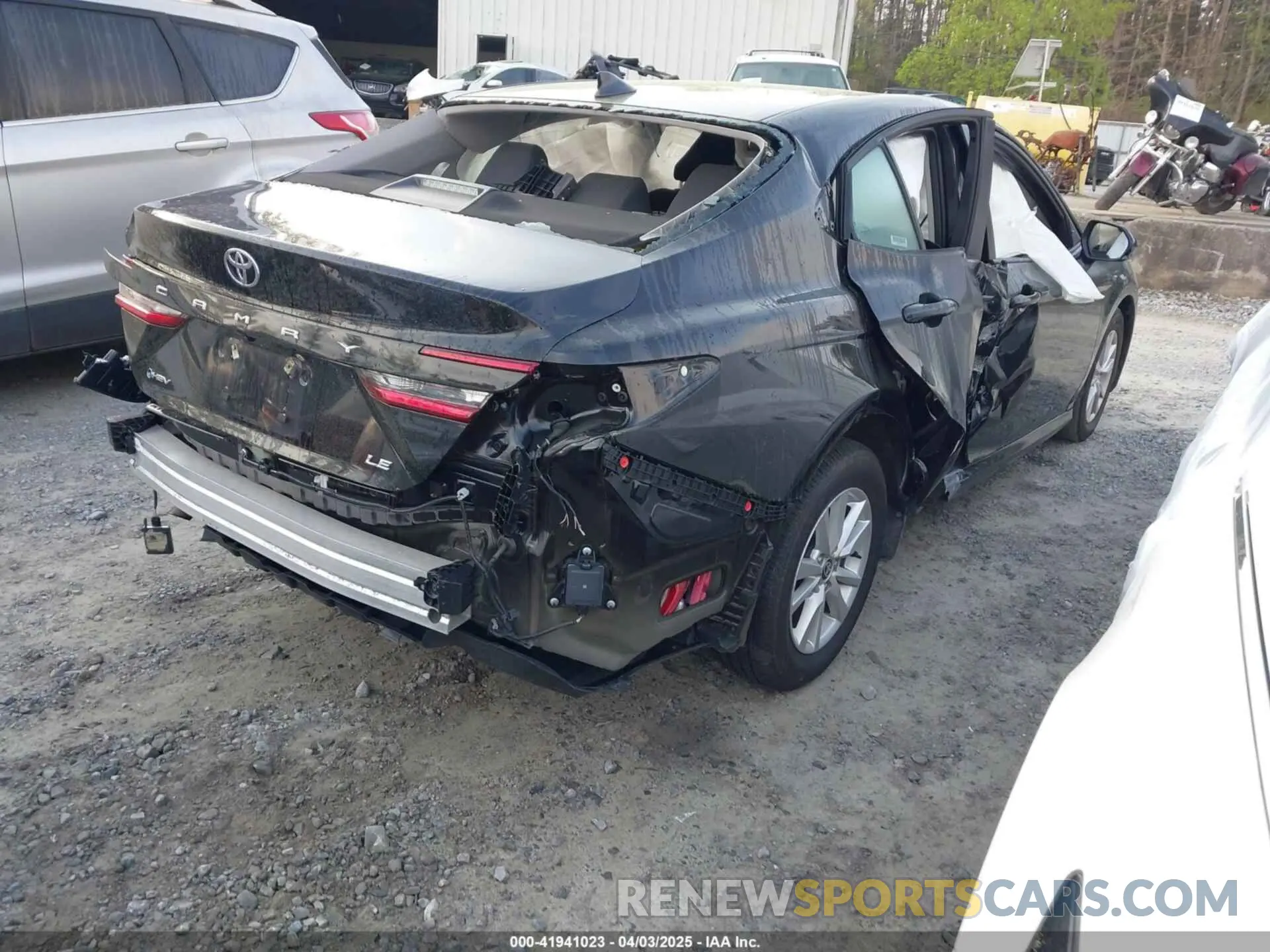 4 Фотография поврежденного автомобиля 4T1DAACK0SU028406 TOYOTA CAMRY 2025