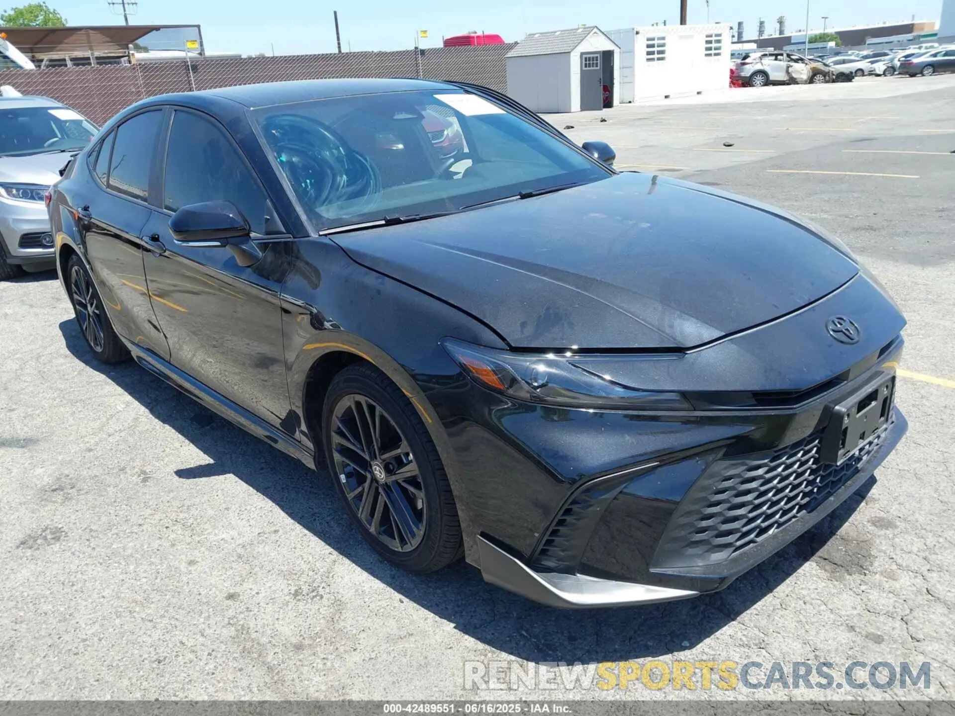 1 Photograph of a damaged car 4T1DAACK0SU074561 TOYOTA CAMRY 2025