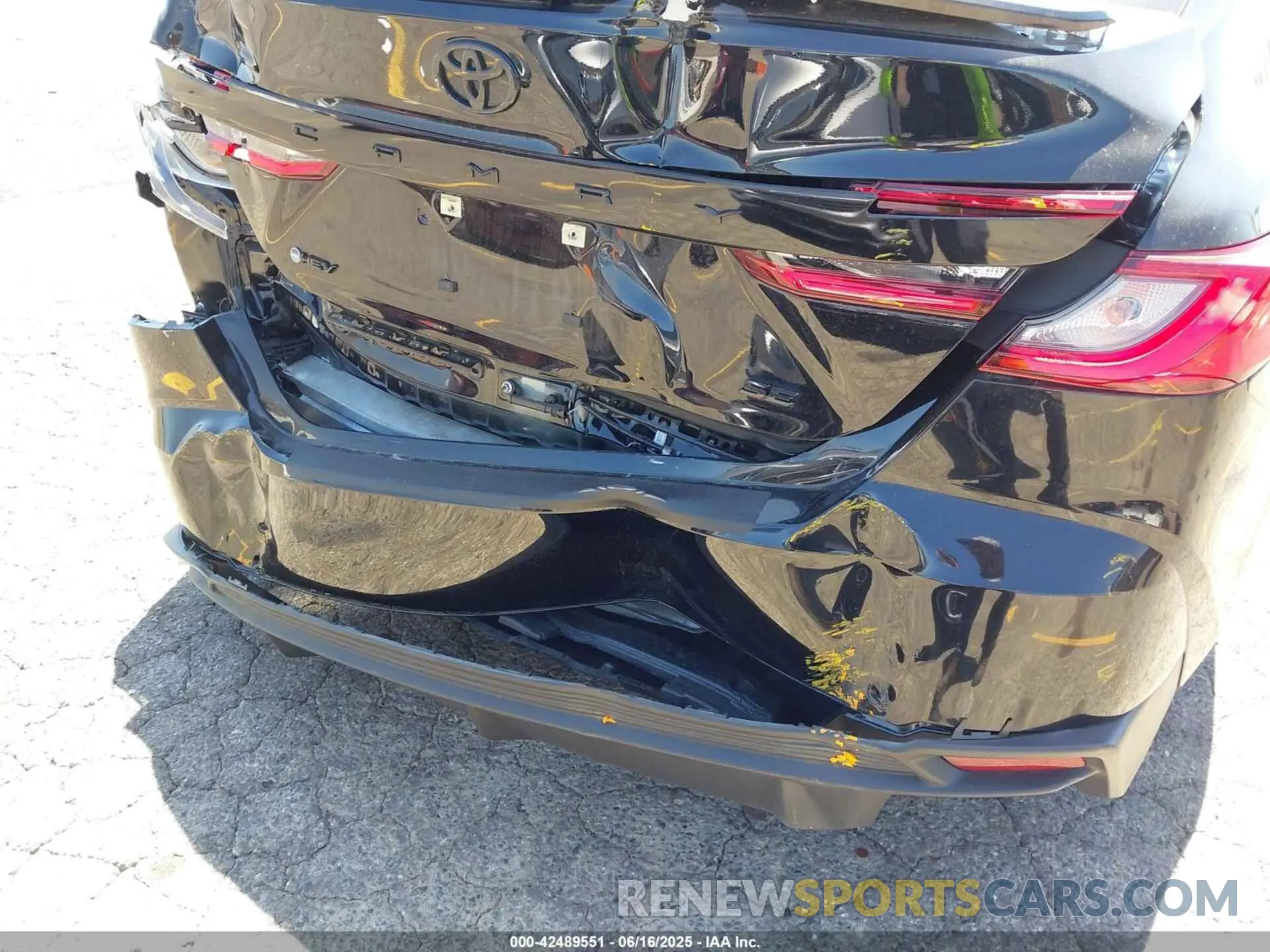 17 Photograph of a damaged car 4T1DAACK0SU074561 TOYOTA CAMRY 2025