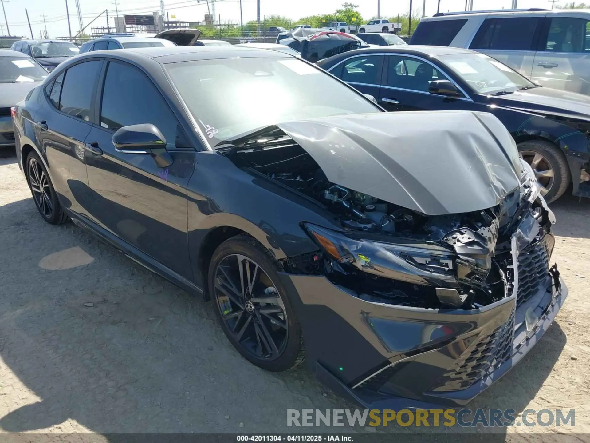 1 Photograph of a damaged car 4T1DAACK0SU586577 TOYOTA CAMRY 2025
