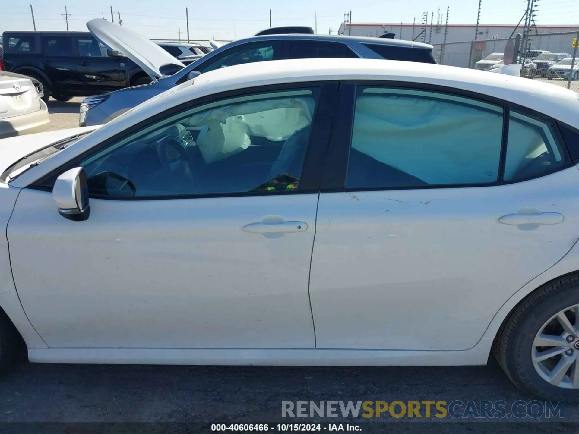 14 Photograph of a damaged car 4T1DAACK1SU009475 TOYOTA CAMRY 2025