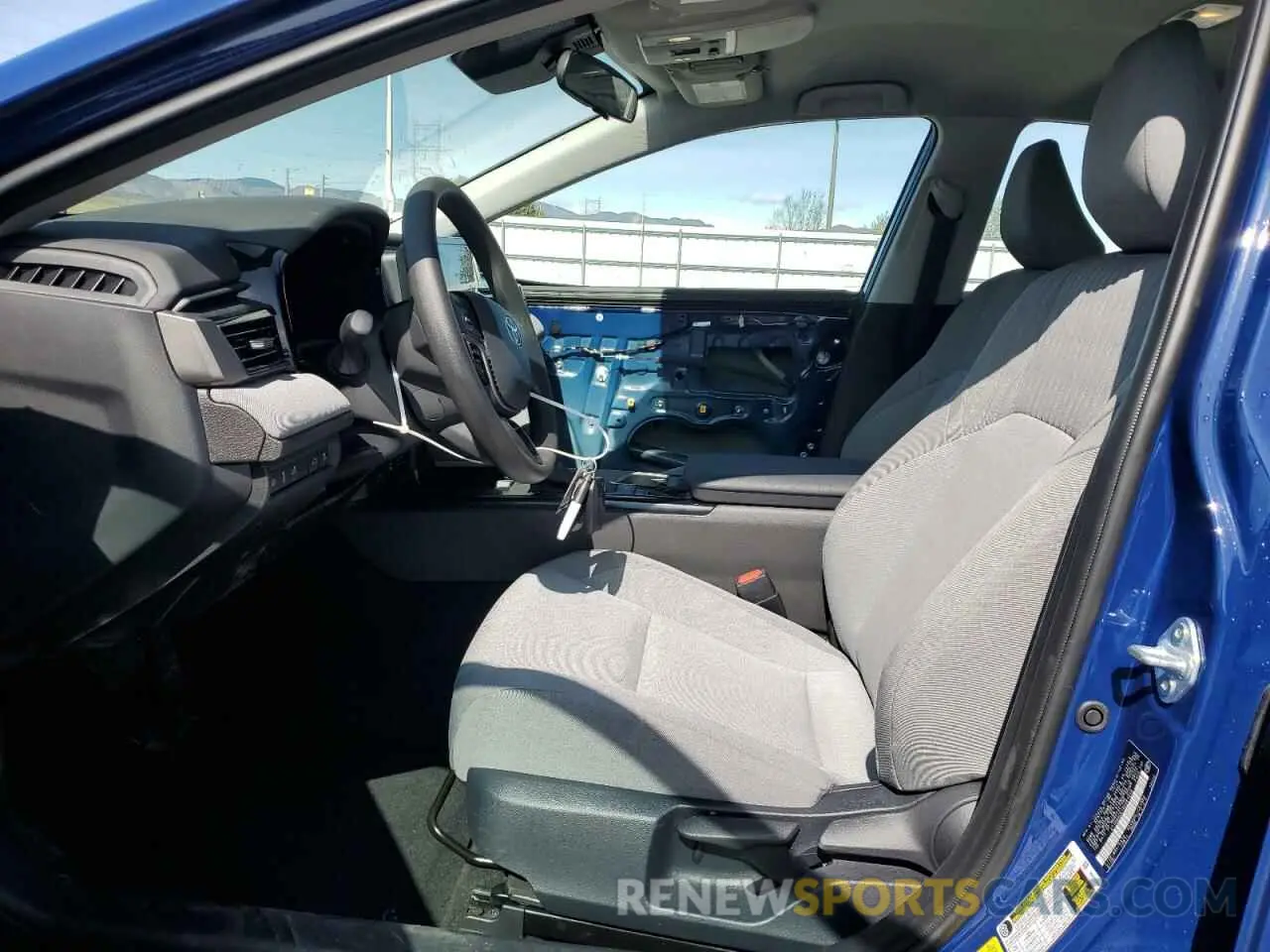 7 Фотография поврежденного автомобиля 4T1DAACK1SU081549 TOYOTA CAMRY 2025