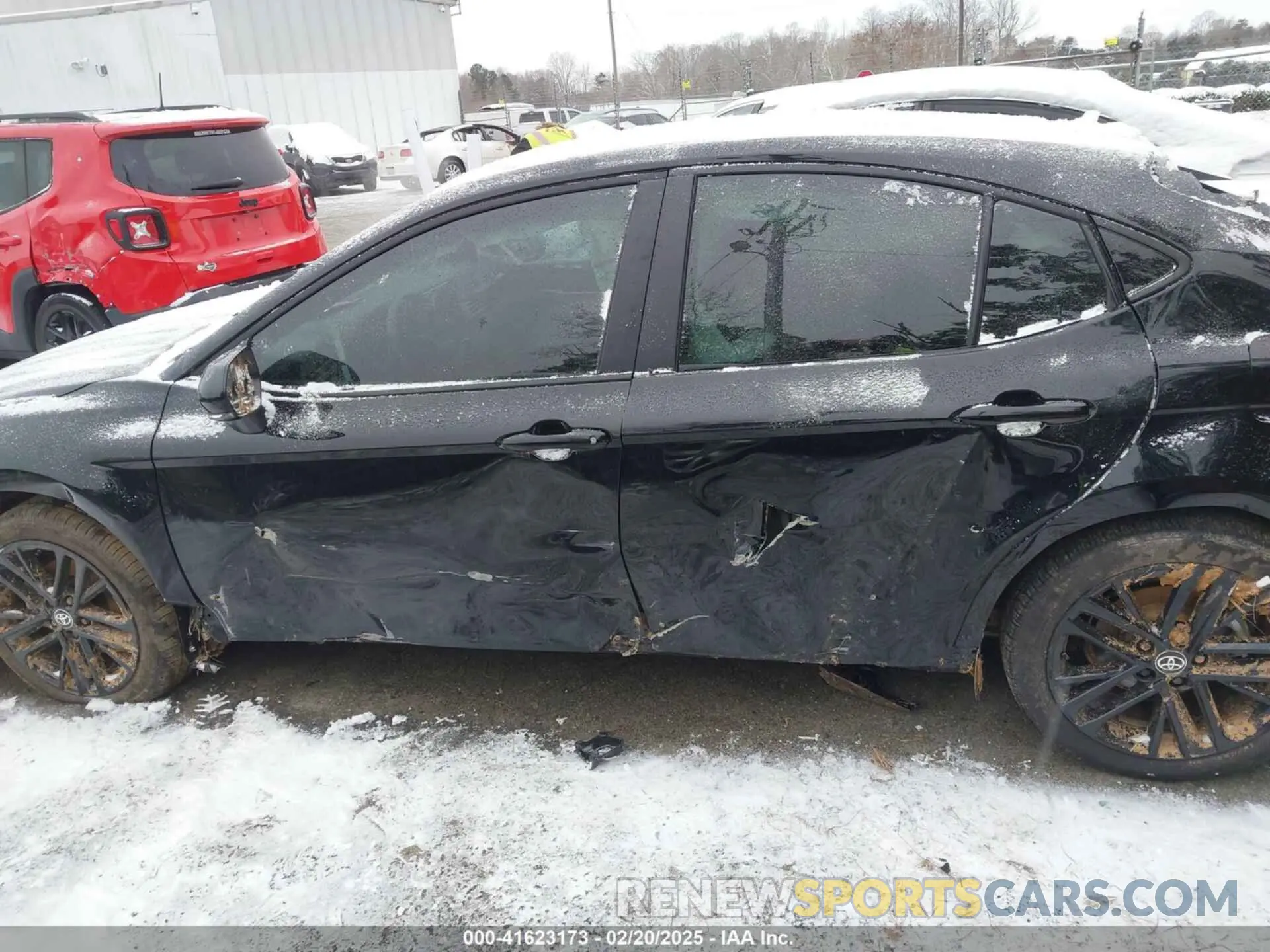 14 Photograph of a damaged car 4T1DAACK1SU098268 TOYOTA CAMRY 2025