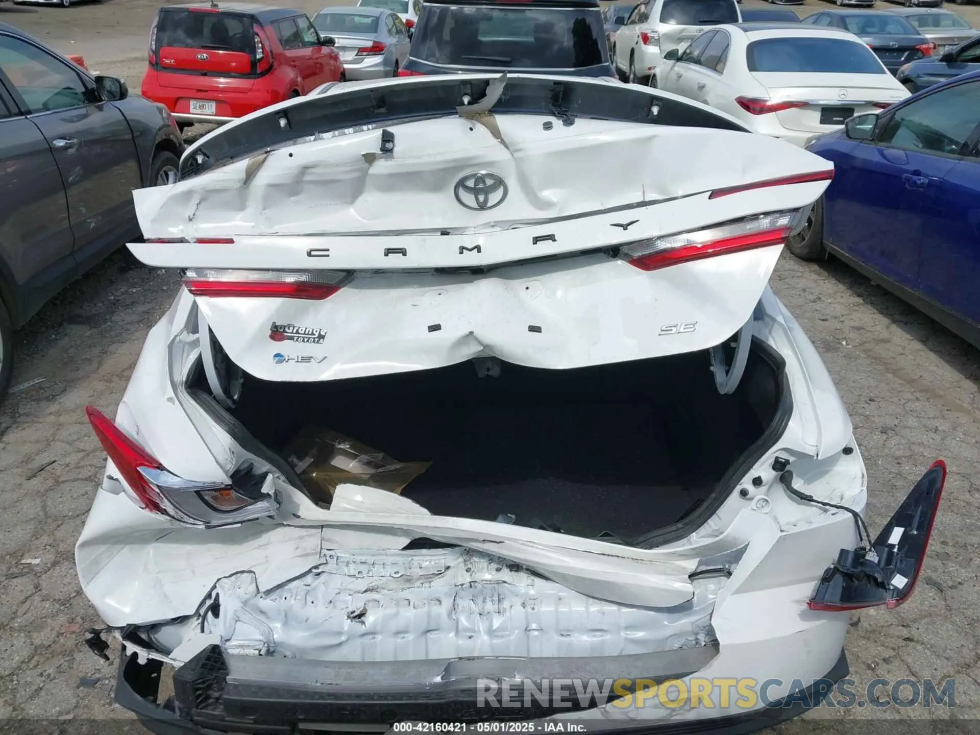 16 Photograph of a damaged car 4T1DAACK1SU505344 TOYOTA CAMRY 2025